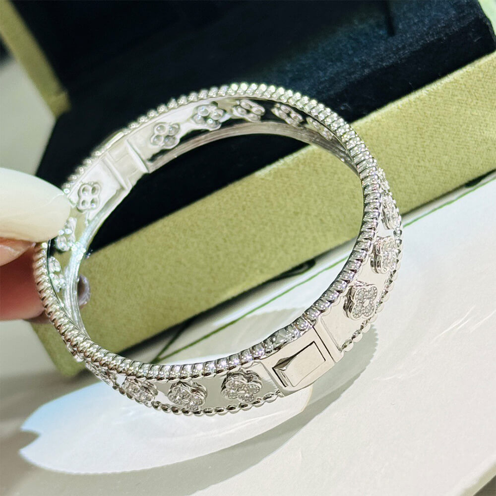 V*n Cl**f & Arpels Perlée clovers bracelet, medium model