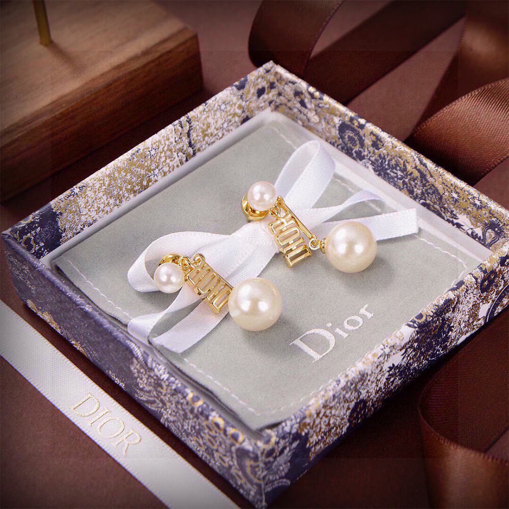 D10r EARRINGS