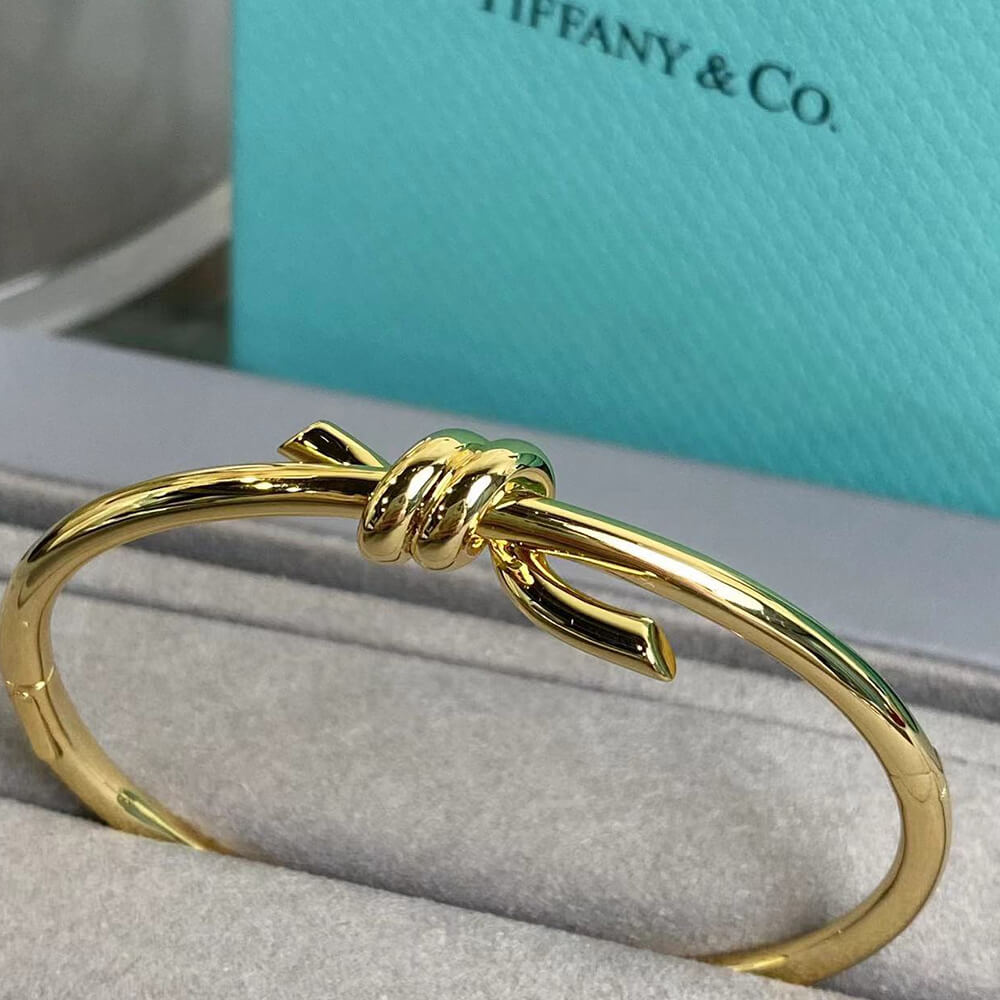 T*f*ny Knot Wire Bangle