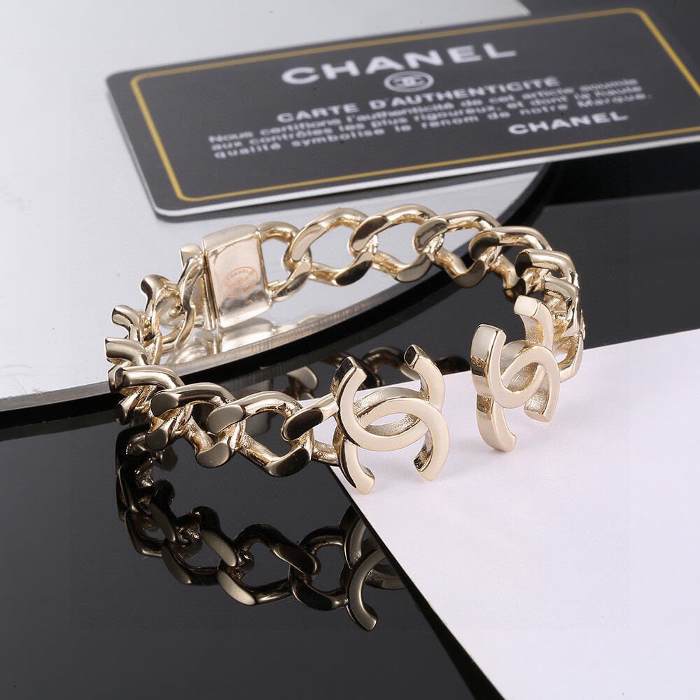 Ch**el bracelet