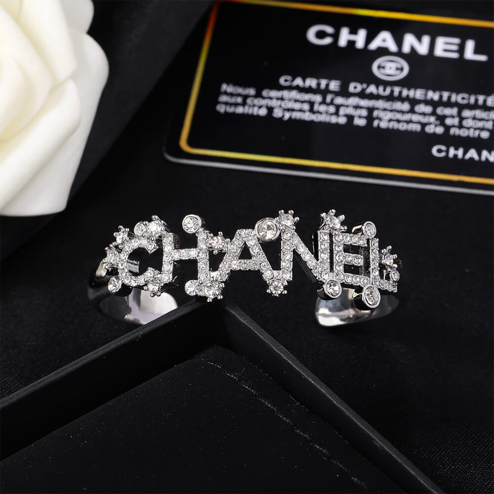 Ch**el bracelet