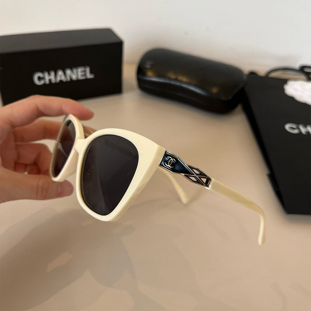 Ch**el SUNGLASSES