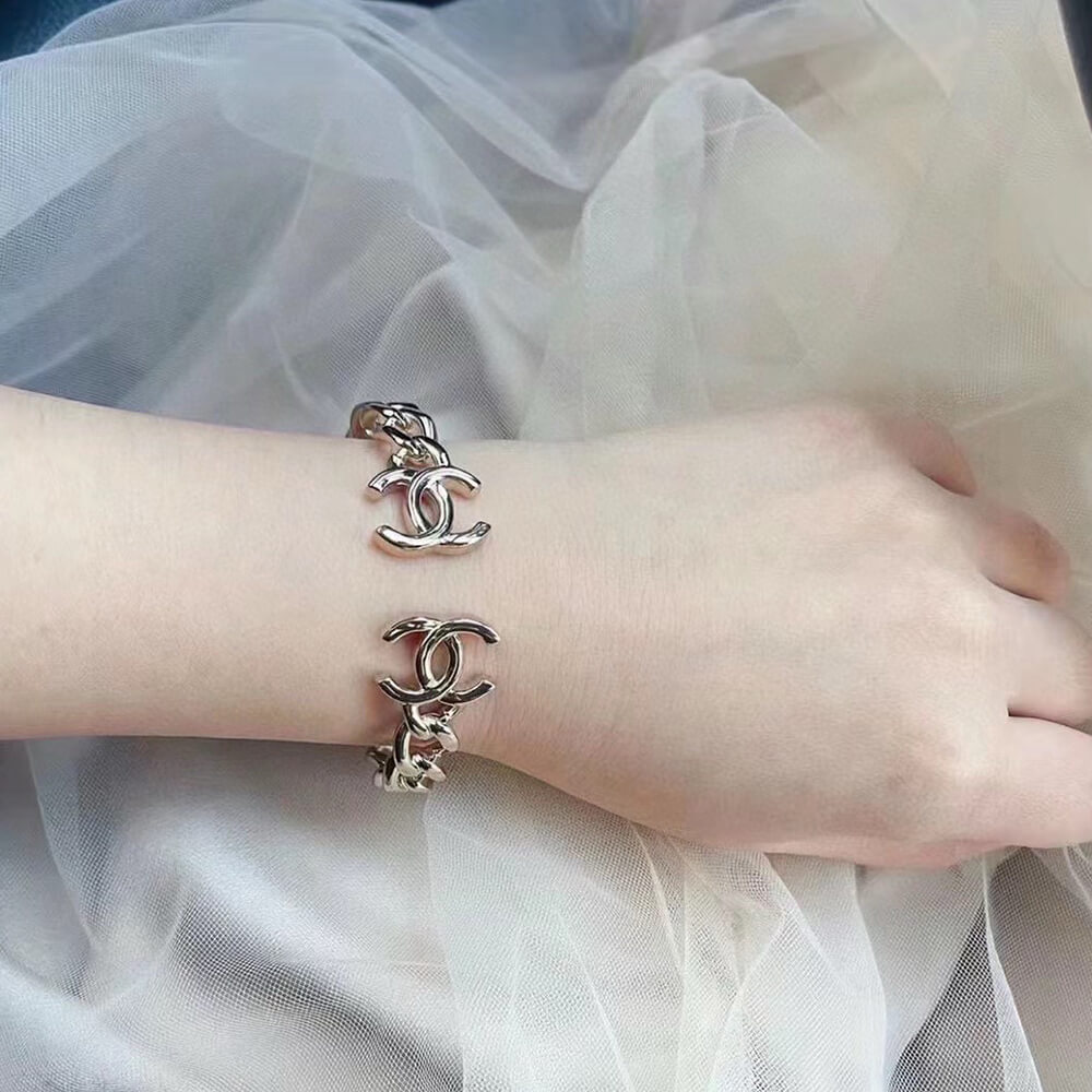 Ch**el bracelet