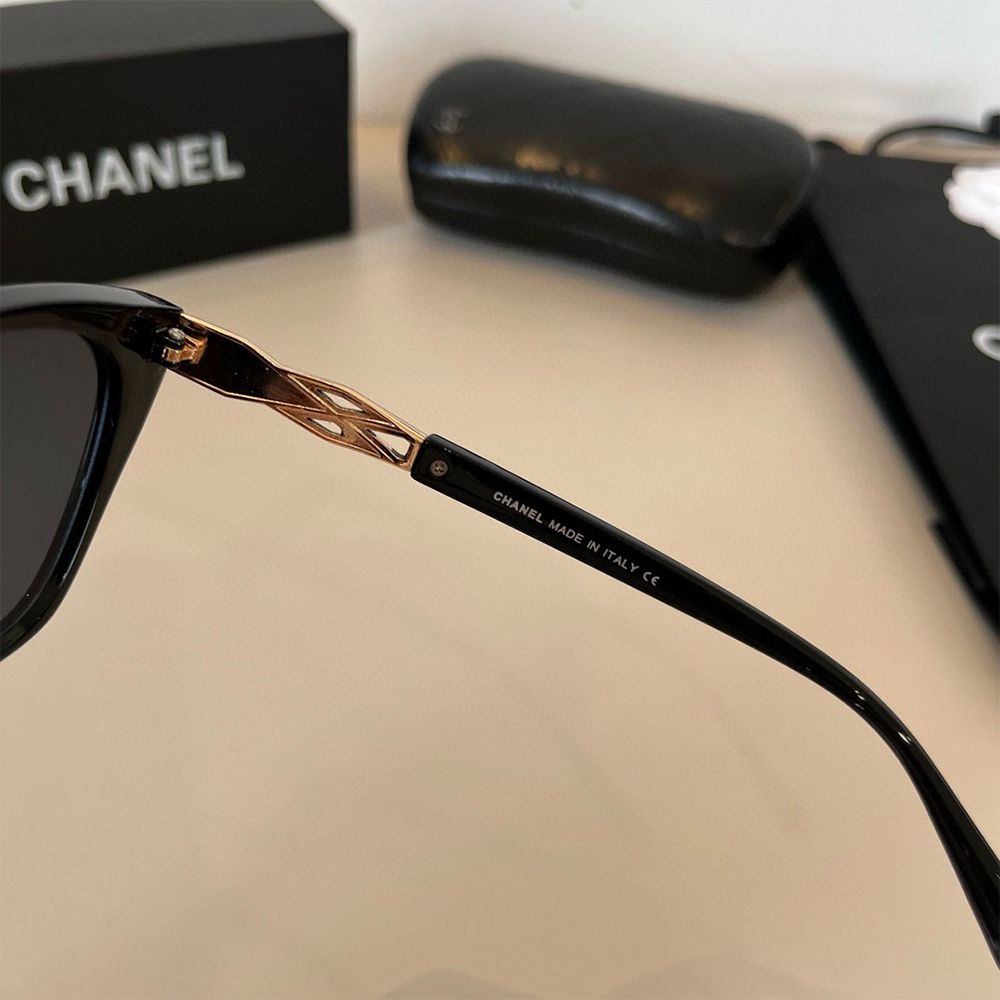 Ch**el SUNGLASSES