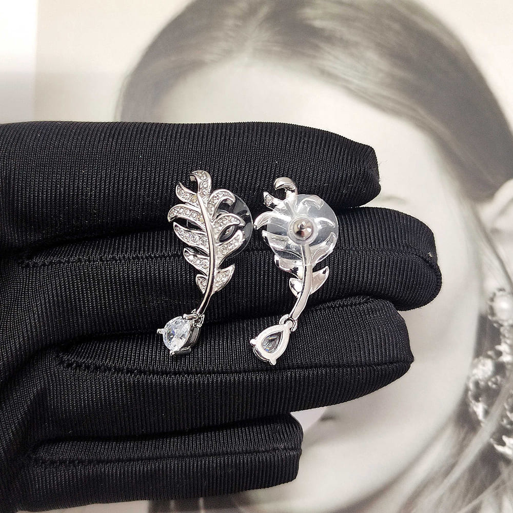 Ch**el PLUME DE Ch**el EARRINGS