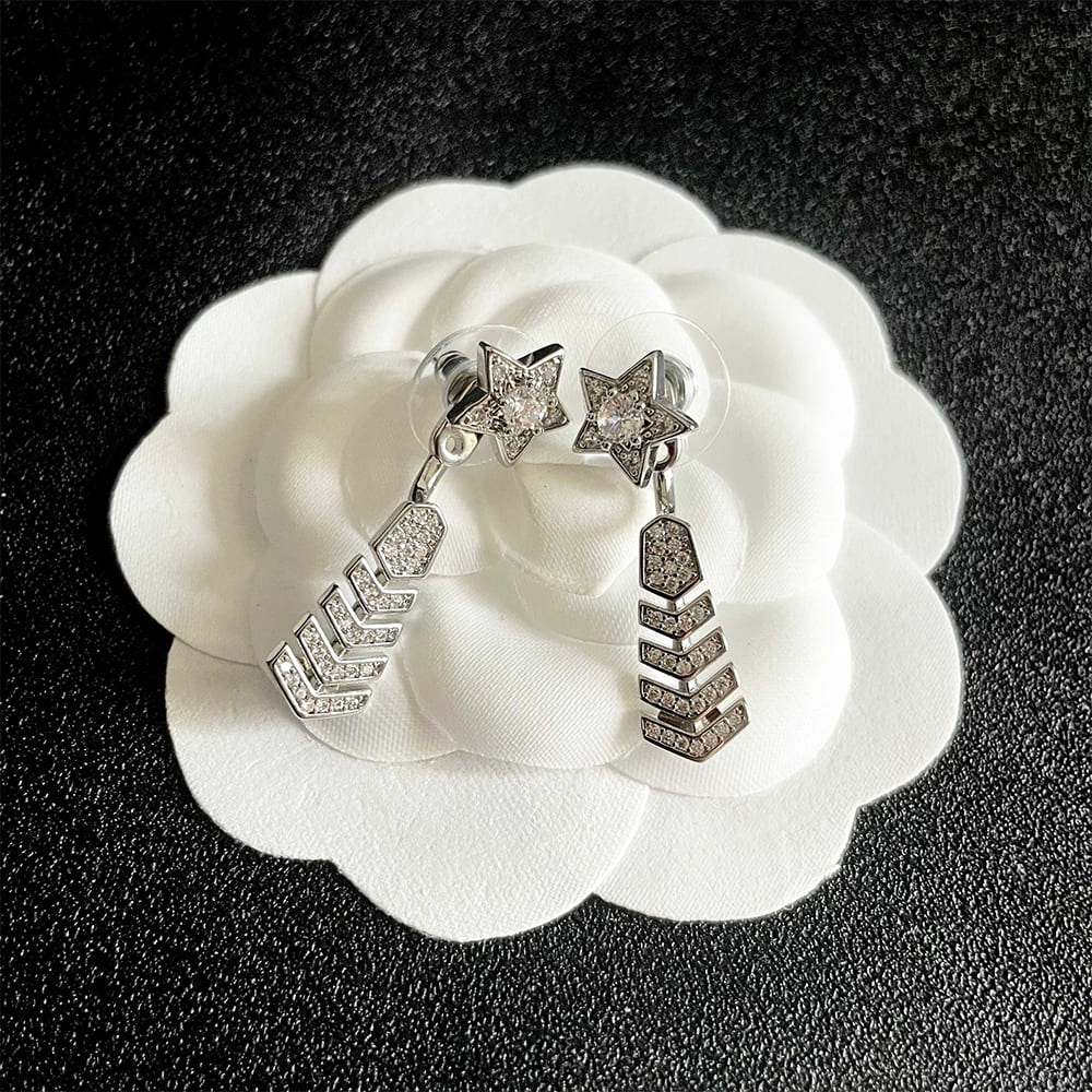 Ch**el LUNE DE Ch**el SINGLE CLIP EARRINGS