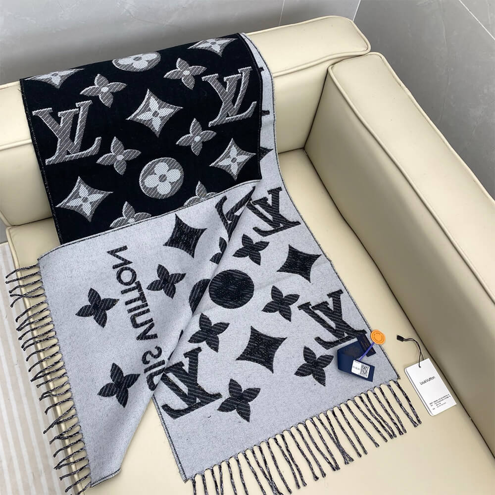 LV Essential Shine Scarf
