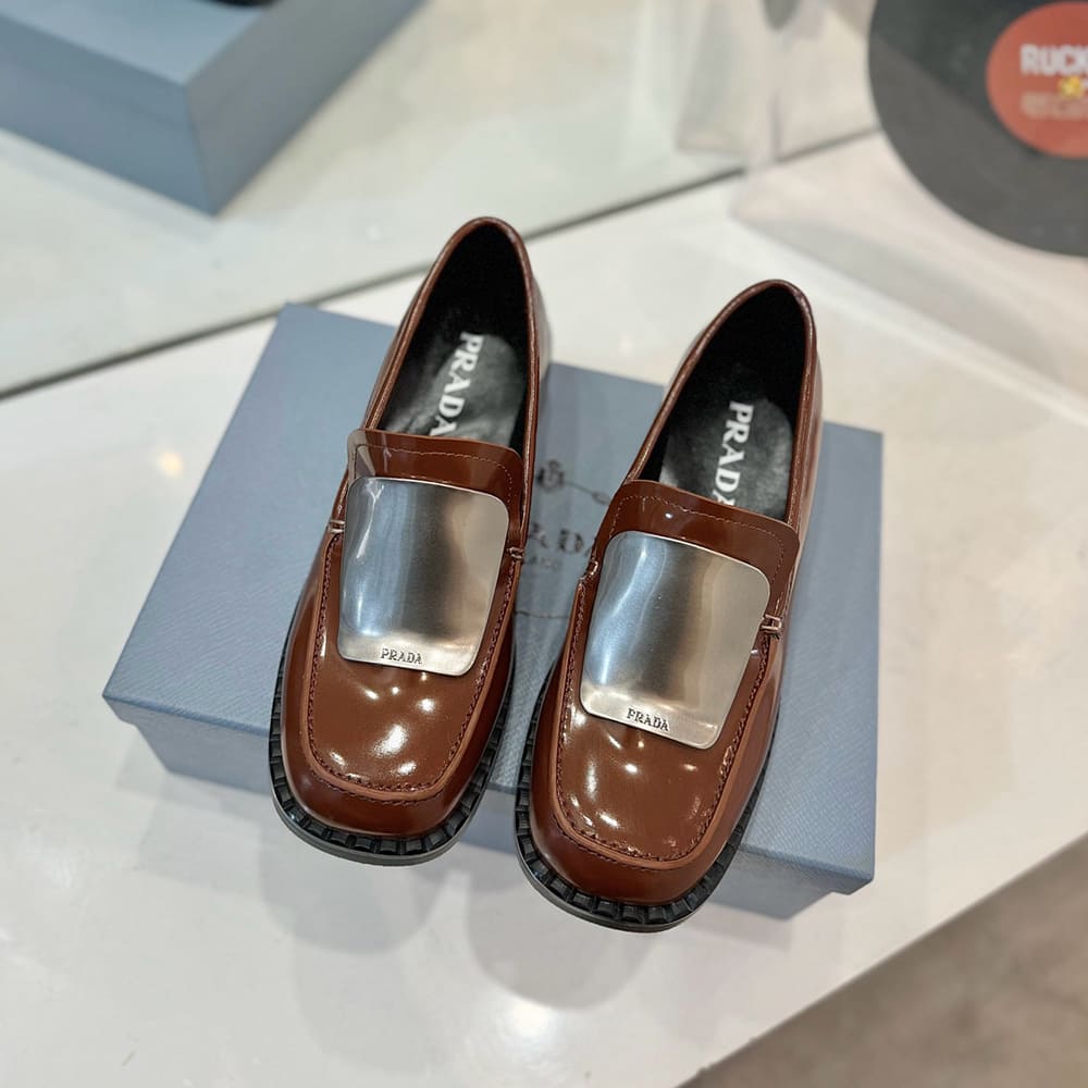 Pra*a loafers
