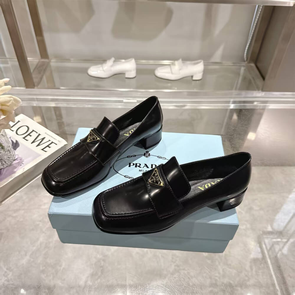 Pra*a loafers