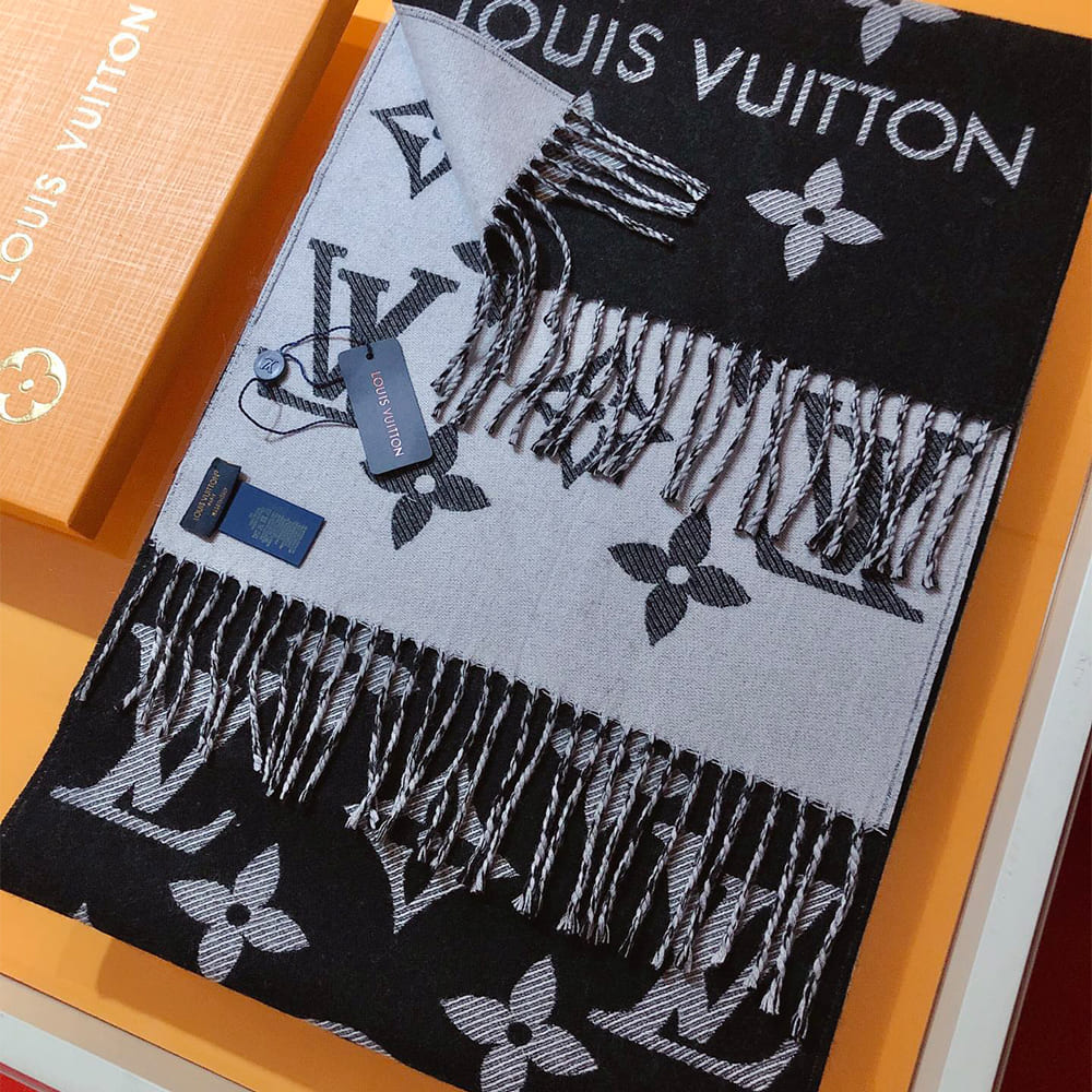 LV  ESSENTIAL Scarf