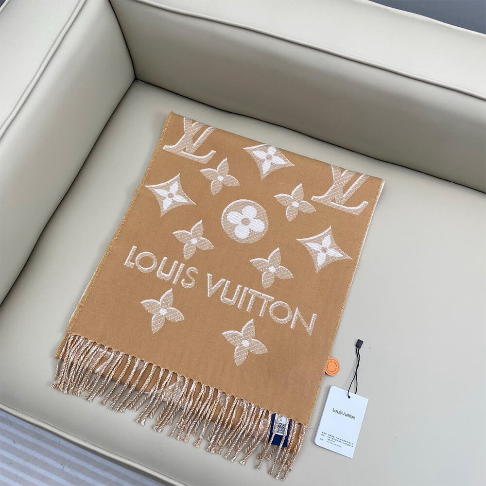 LV Essential Shine Scarf