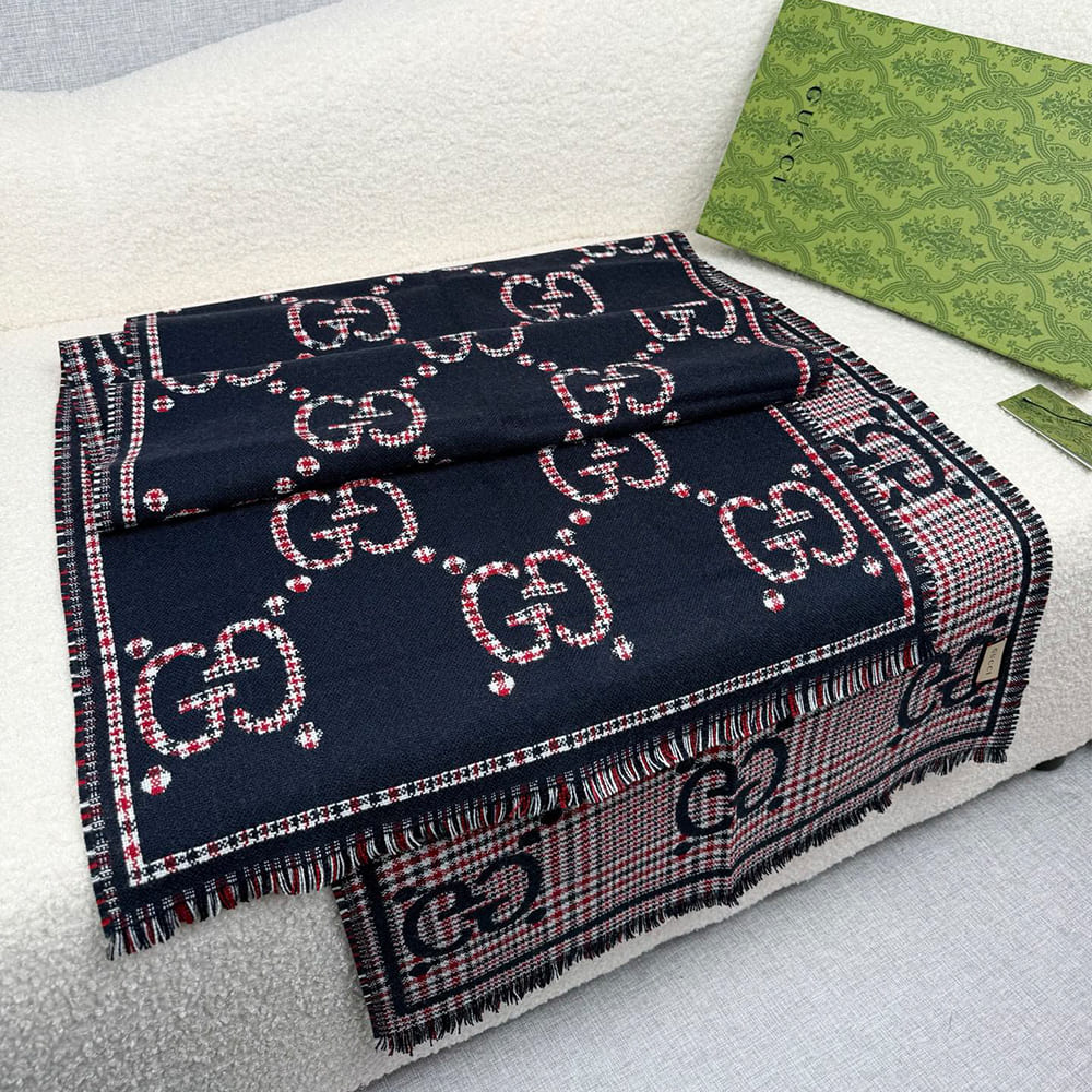Gvc*1 GG wool scarf
