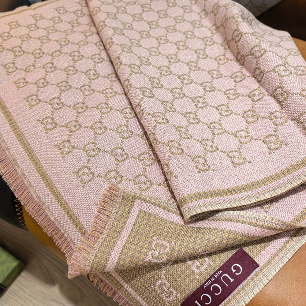 Gvc*1 GG wool scarf