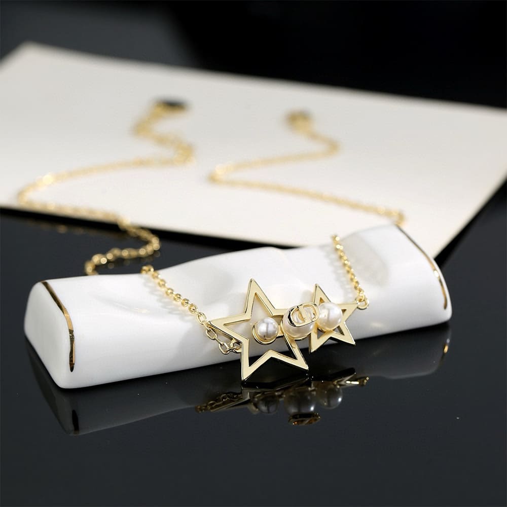 D10r necklace