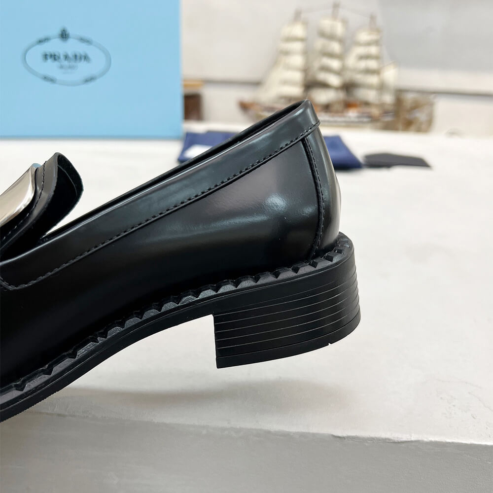 Pra*a loafers