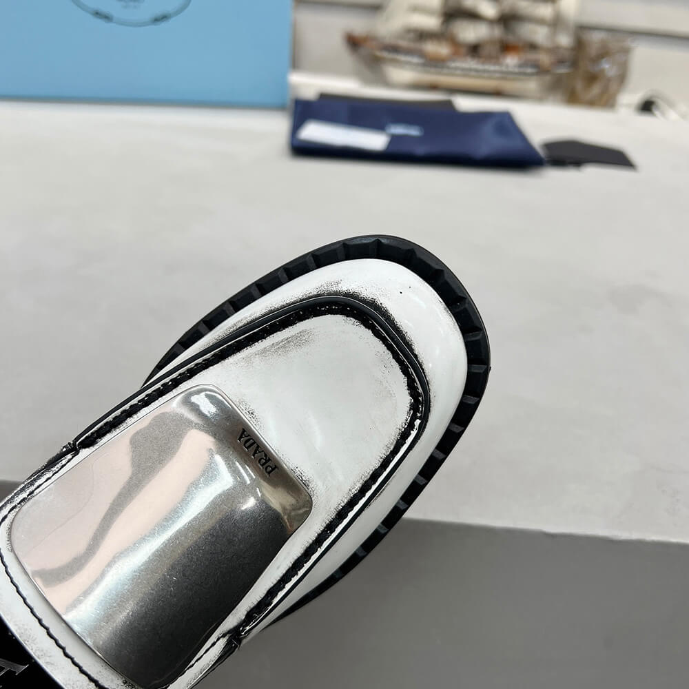 Pra*a loafers