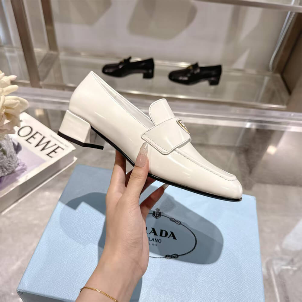 Pra*a loafers