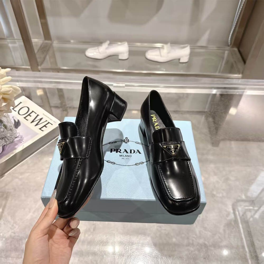 Pra*a loafers