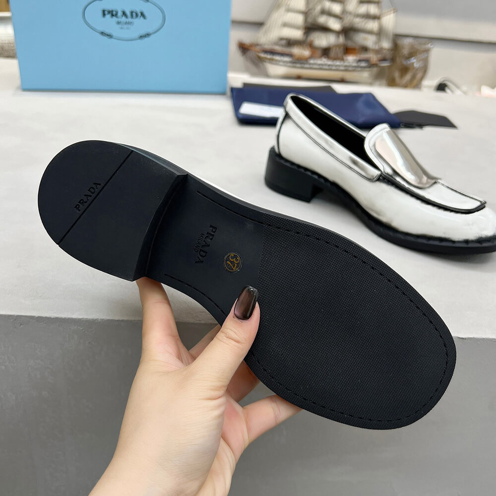 Pra*a loafers