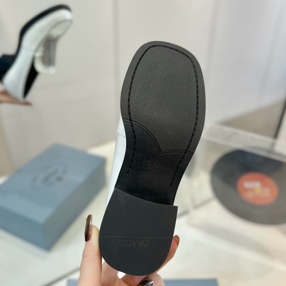 Pra*a loafers