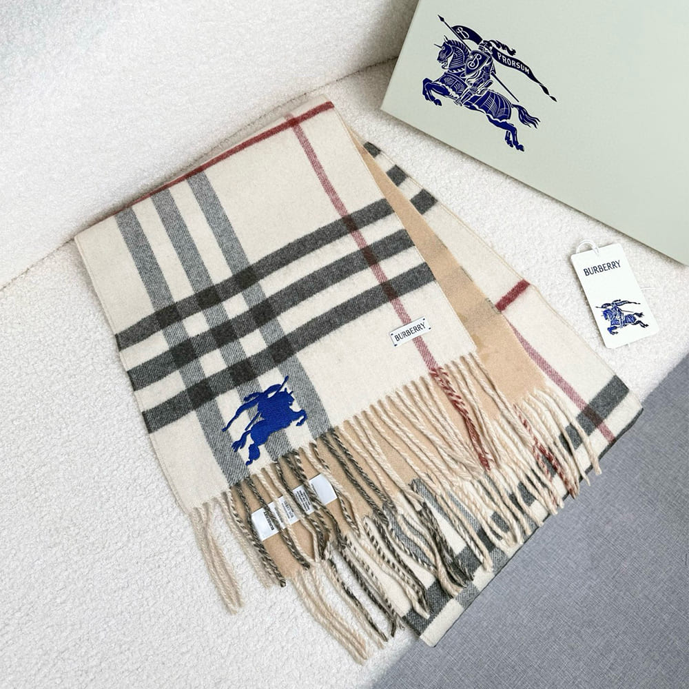 Bv*b*rry Scarf