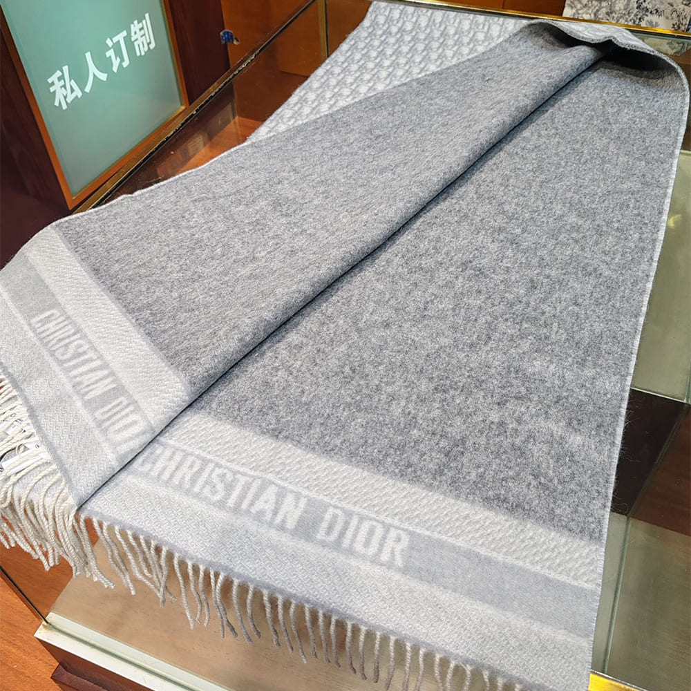D10r Printed scarf