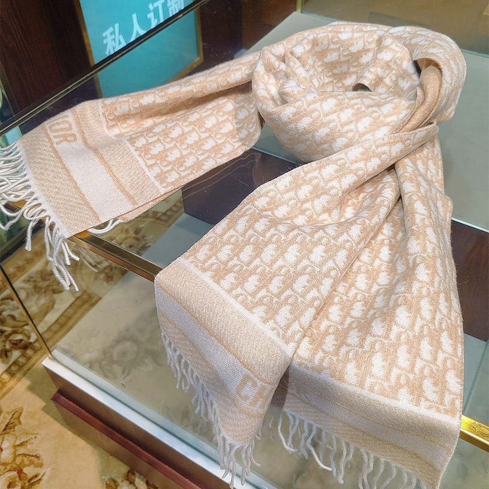 D10r Printed scarf