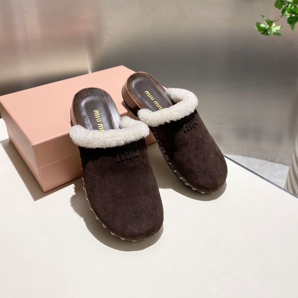 M1um1u Suede clogs