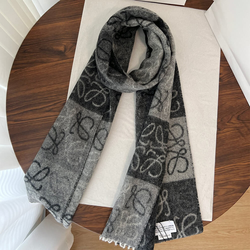 L0ew* Scarf in wool and cashmere