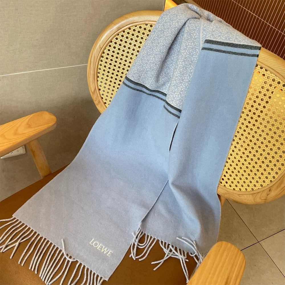 L0ew* Scarf in wool and cashmere