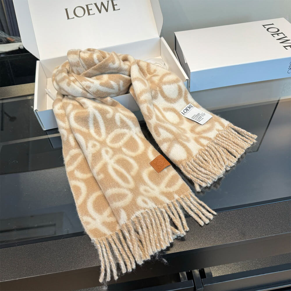 L0ew* Anagram scarf