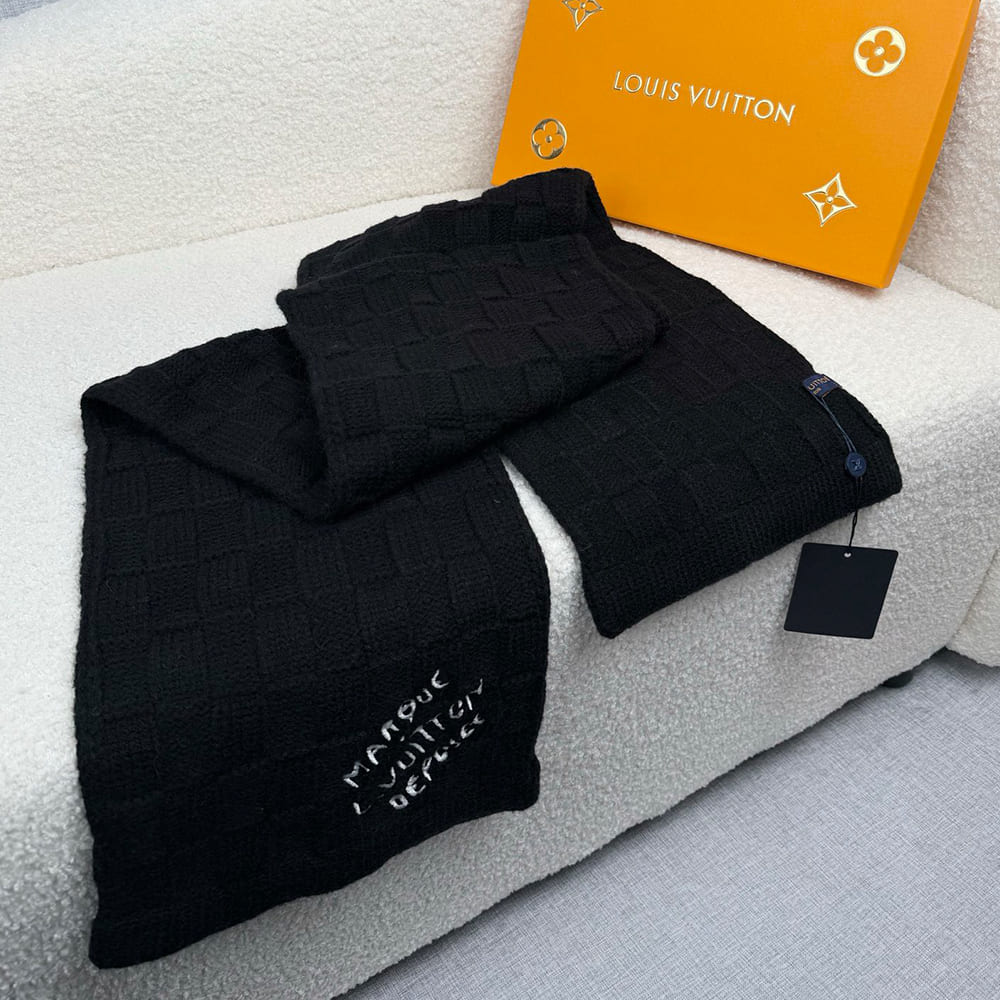 LV Damier Snug Scarf