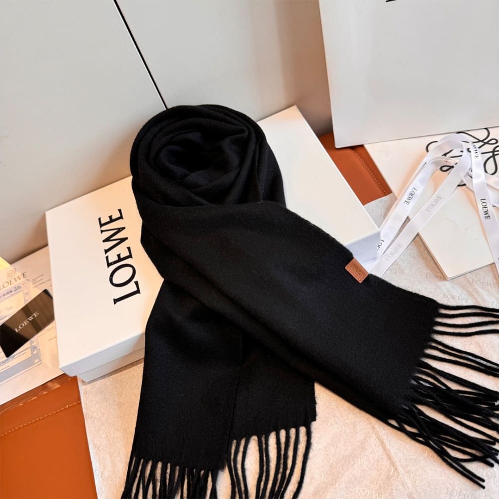 L0ew* Scarf in cashmere