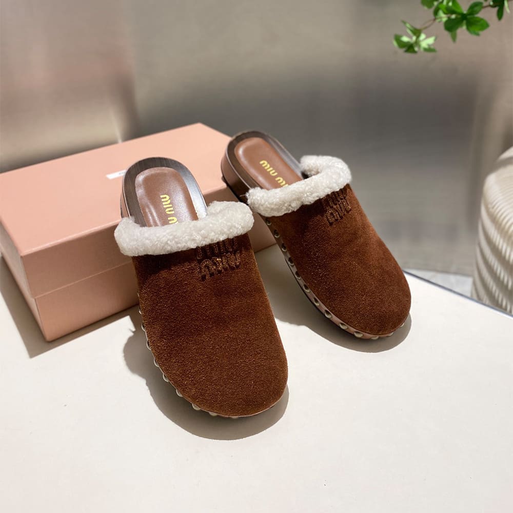 M1um1u Suede clogs