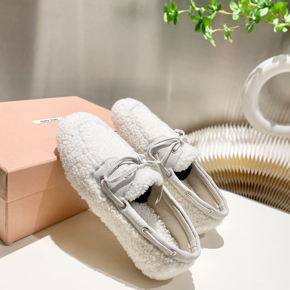 M1um1u Shearing loafers