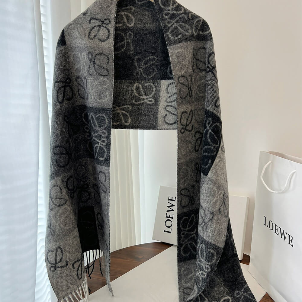 L0ew* Scarf in wool and cashmere