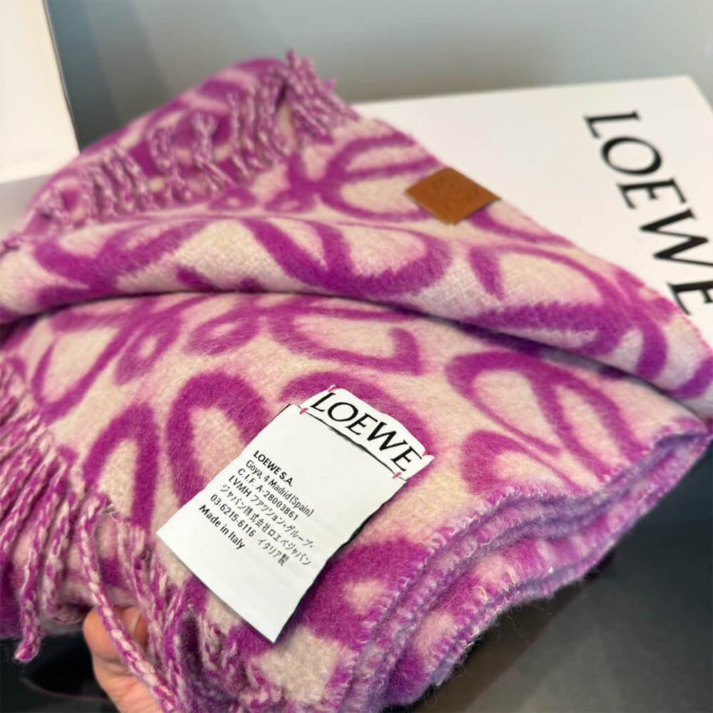 L0ew* Anagram scarf