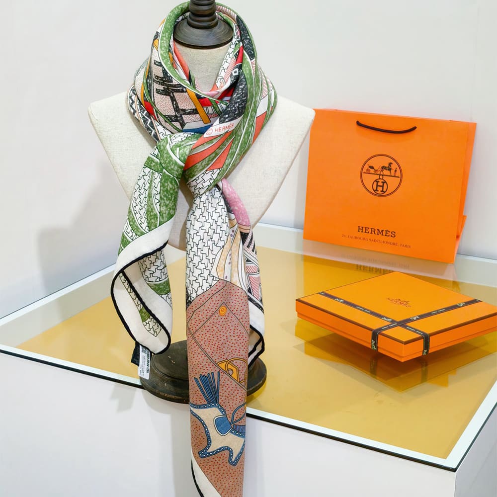 H**me5 Rendez-Vous Chez Herm??s shawl 140