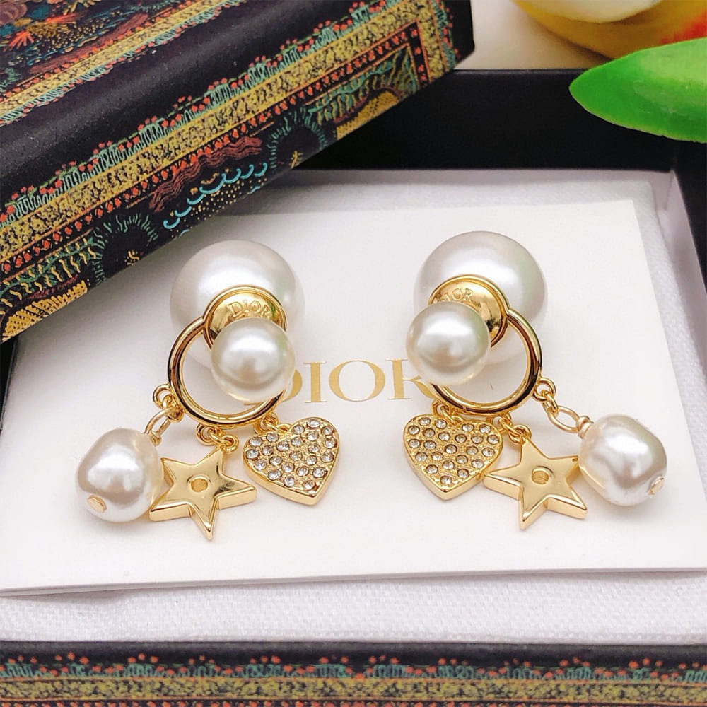 D10r Pearl charm earrings
