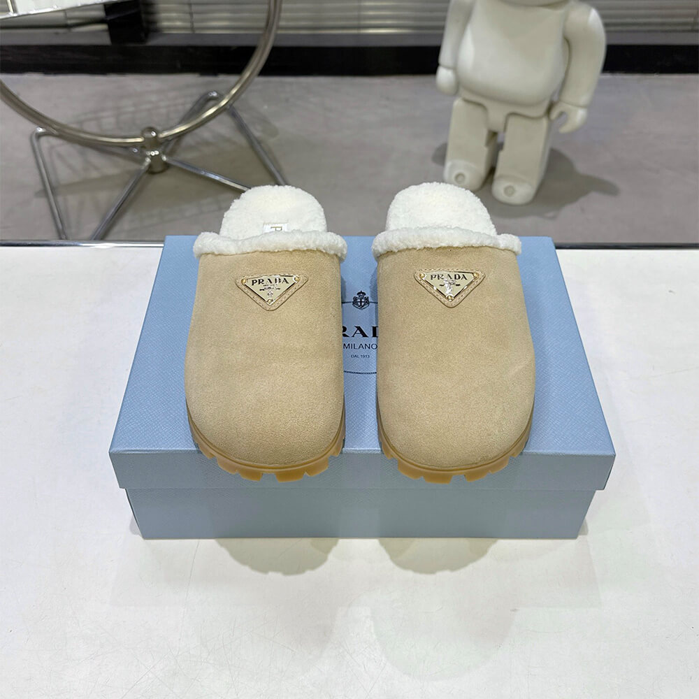 Pra*a Slippers
