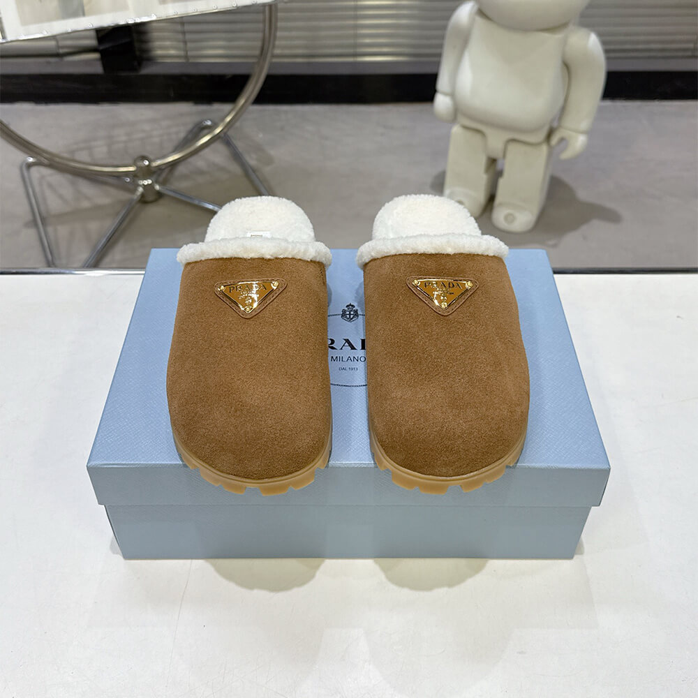 Pra*a Slippers