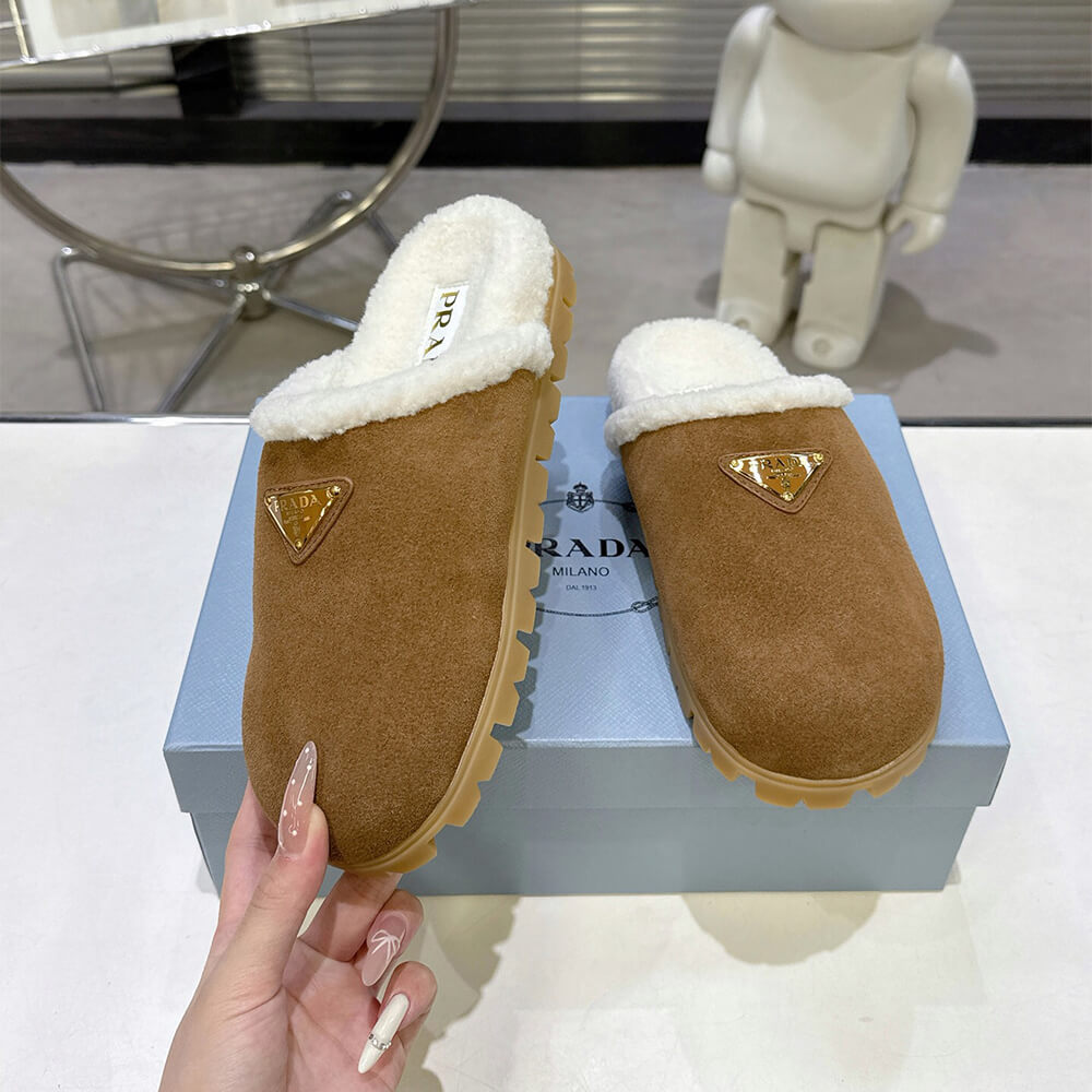Pra*a Slippers