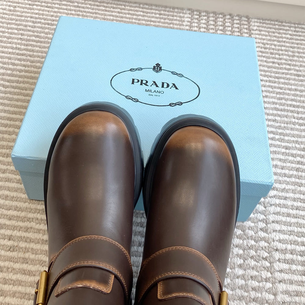 Pra*a Leather booties