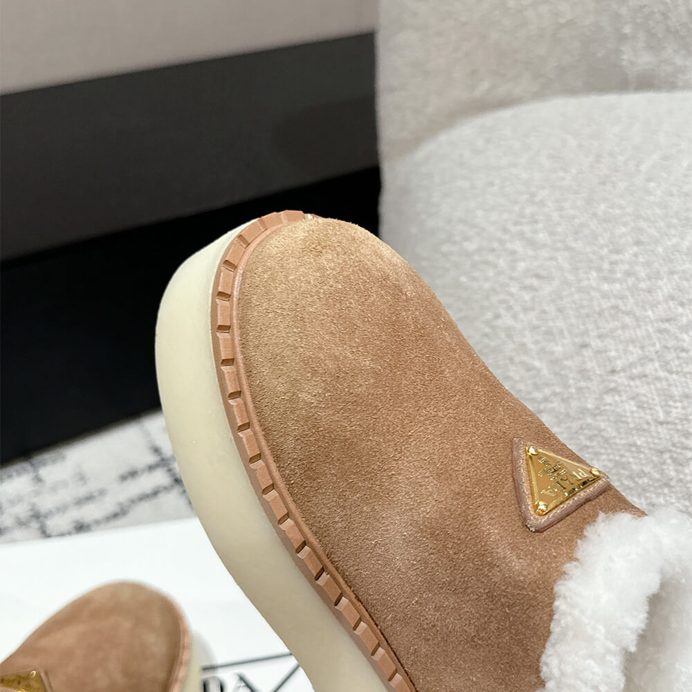 Pra*a Suede slippers
