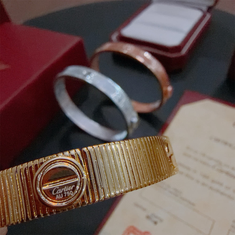 Ca*t1er LOVE Unlimited Bracelet