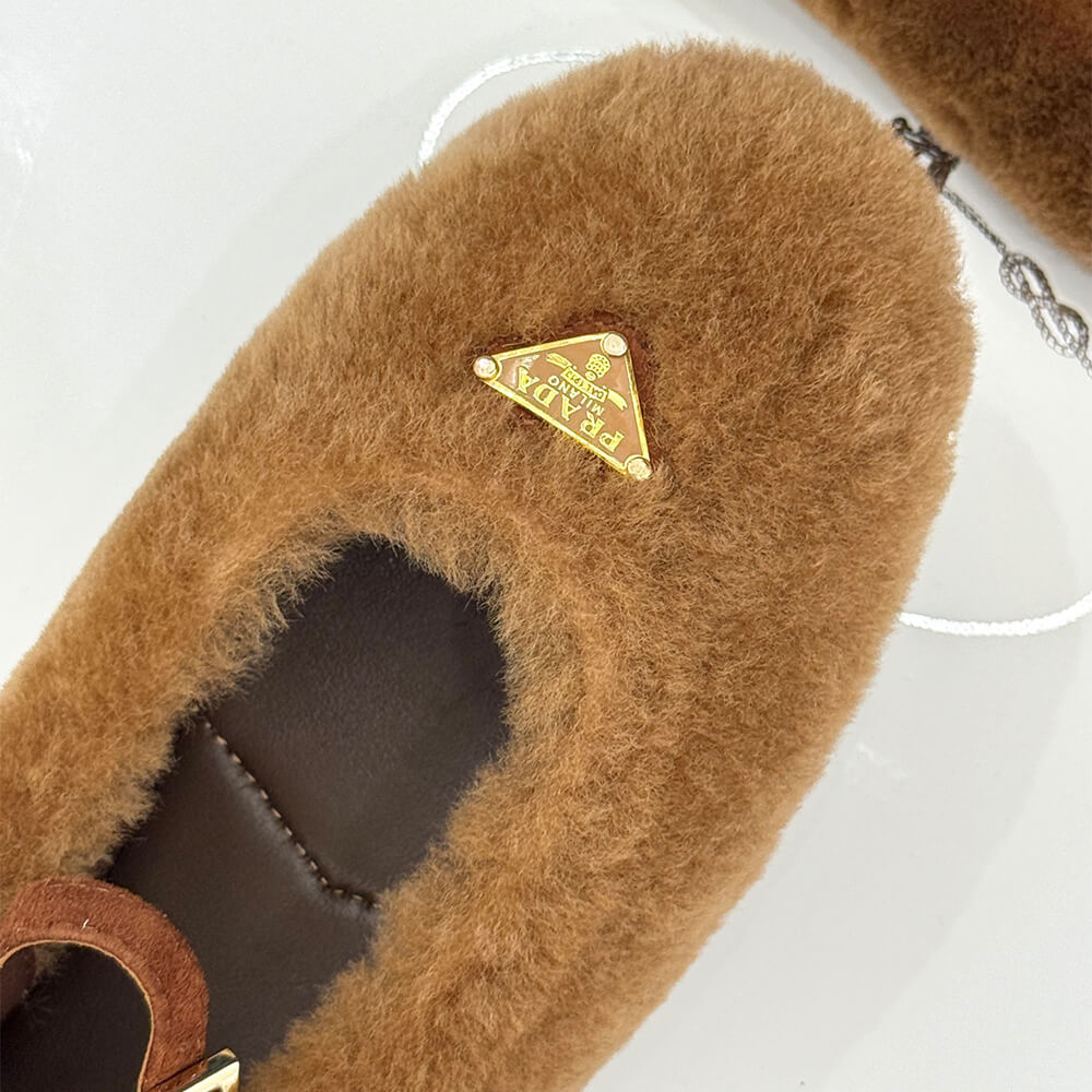 Pra*a Suede Ballerinas