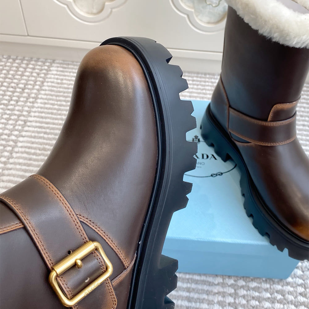 Pra*a Leather booties