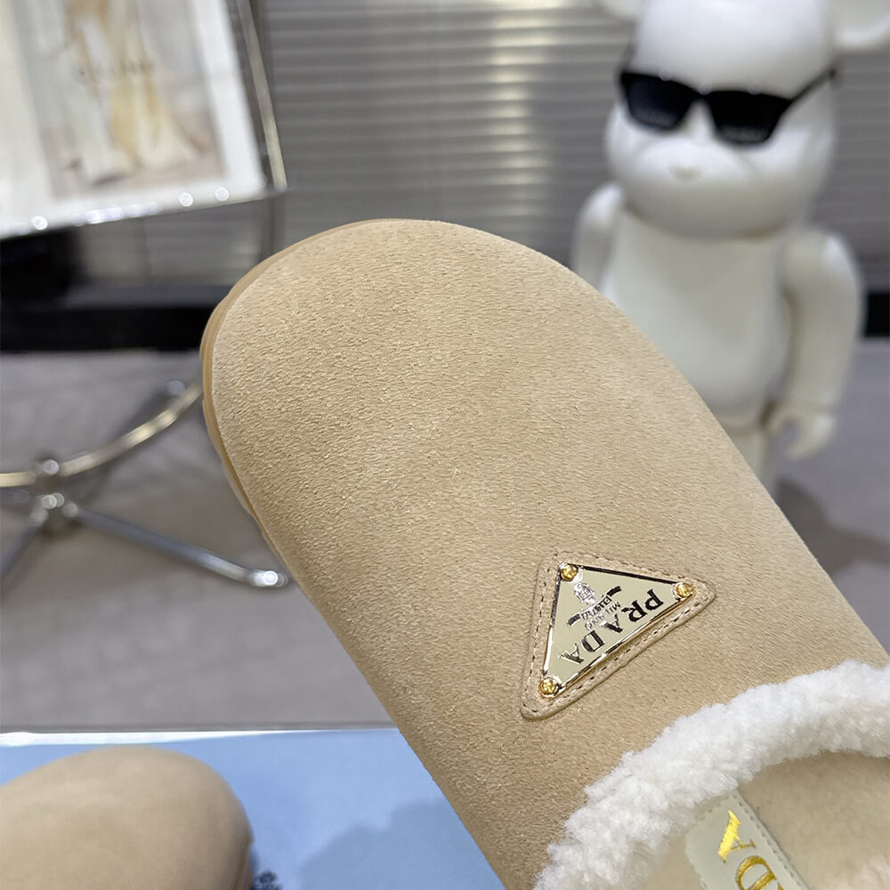 Pra*a Slippers