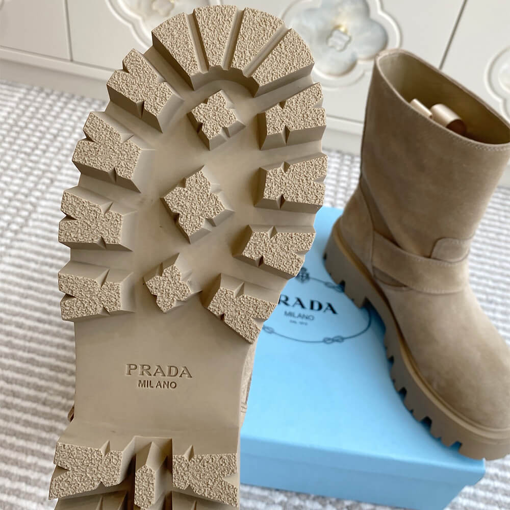 Pra*a Leather booties