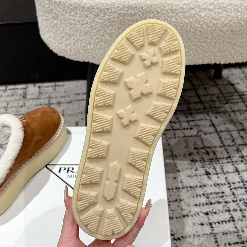 Pra*a Suede slippers